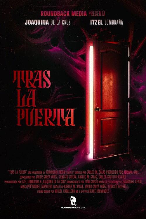 Tras la Puerta 2025 official movie poster