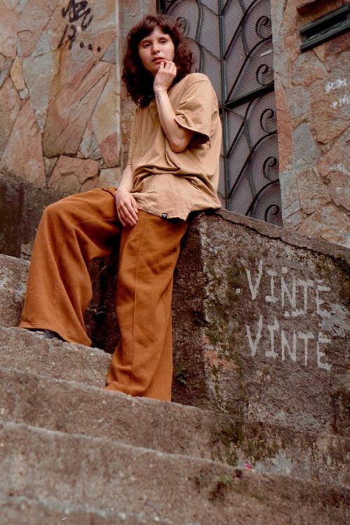 Vinte Vinte 2022 official movie poster