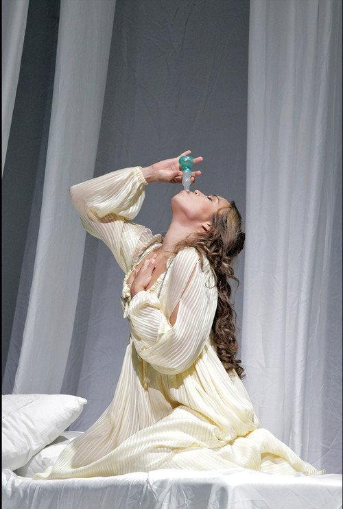 Gounod's Romeo and Juliet: San Francisco Opera 2019 official movie poster