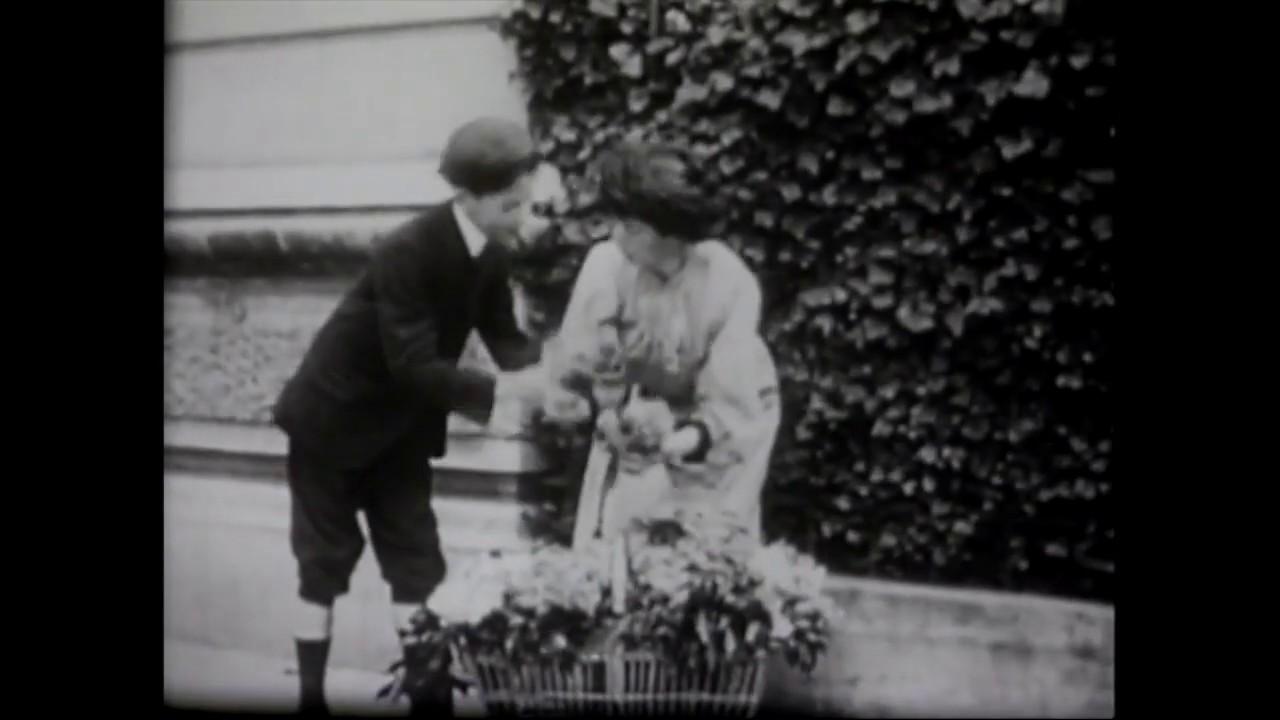 Le bouquet de violettes Trailer