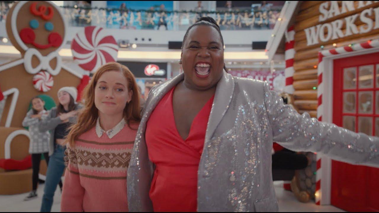 Zoey's Extraordinary Christmas Trailer