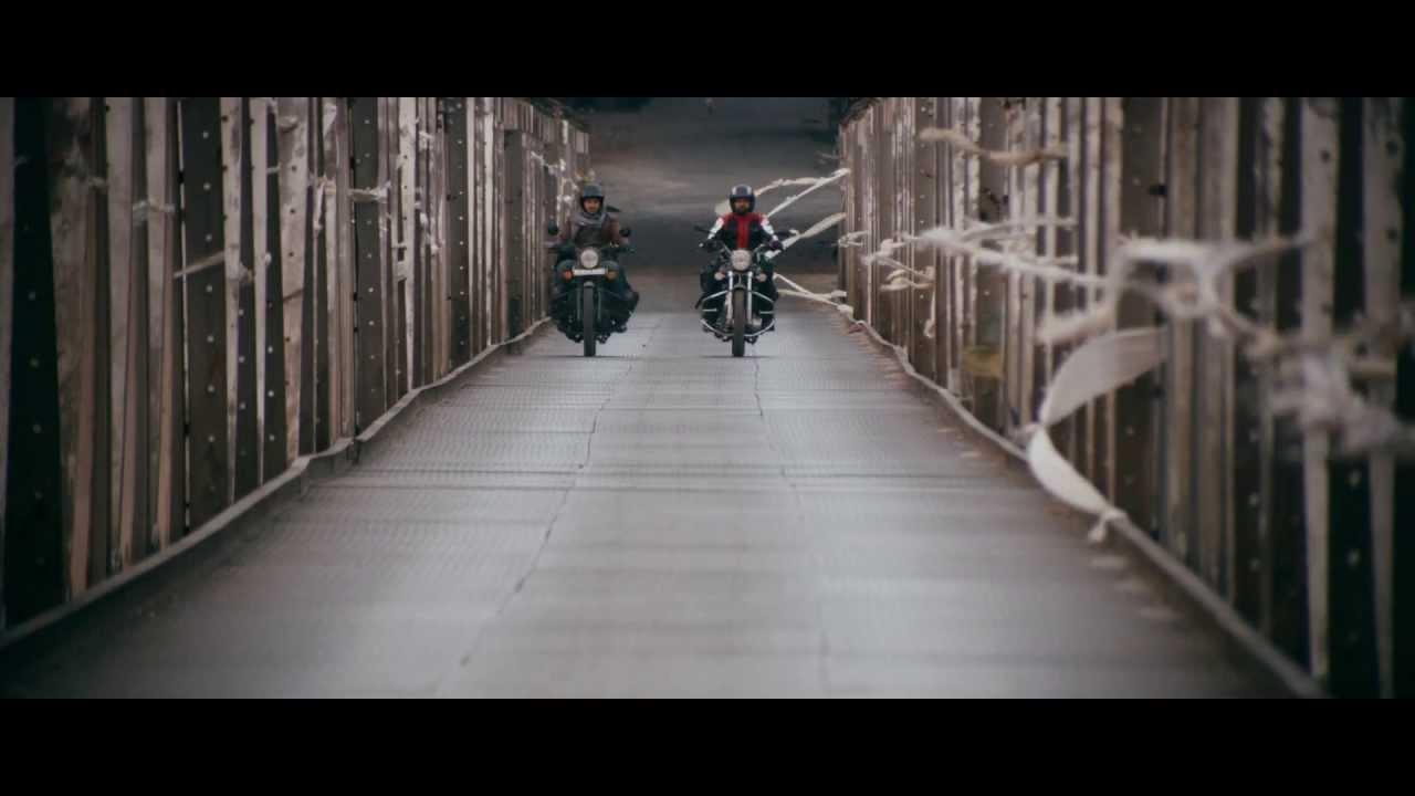 Neelakasham Pachakadal Chuvanna Bhoomi Trailer