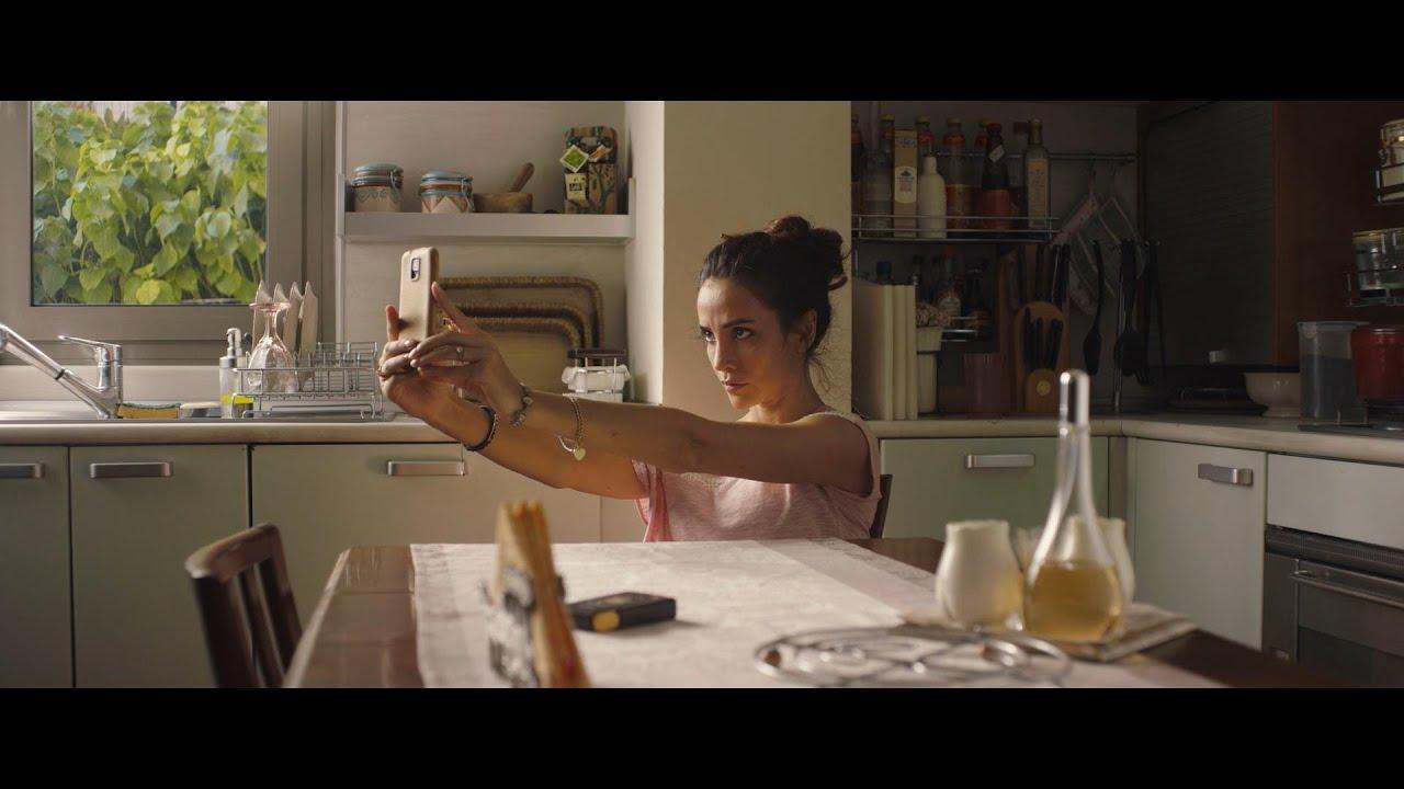 The Swaying Waterlily Trailer