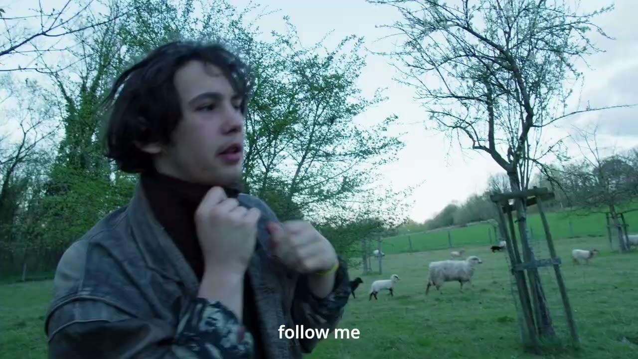 Le Perroquet dans sa Soucoupe (Short Version) Trailer