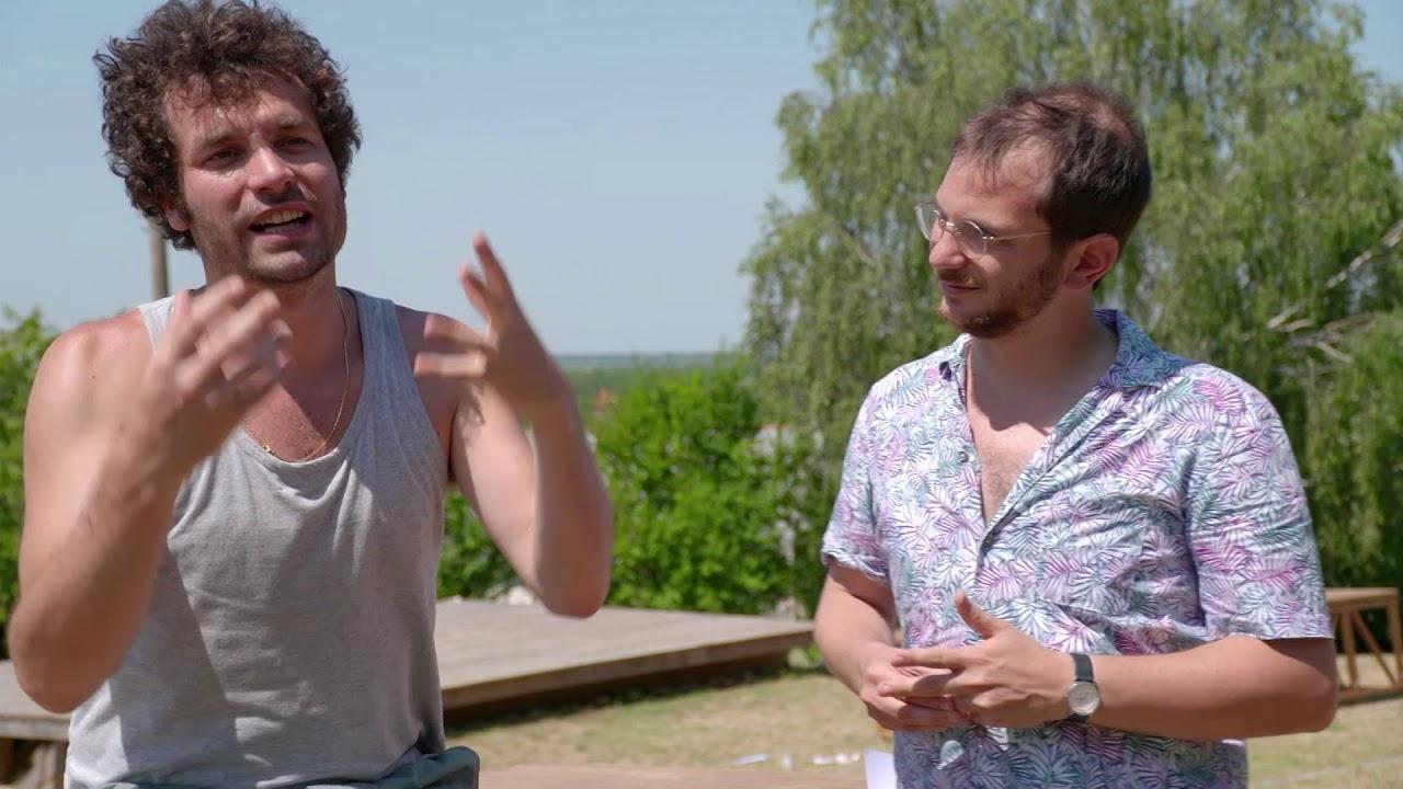 Splendeurs et Illusions Trailer