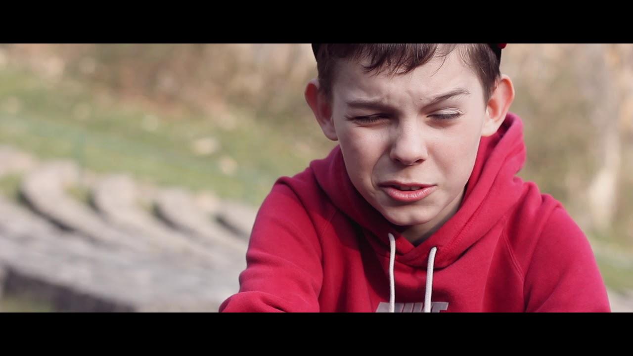 Debut - Love Trailer
