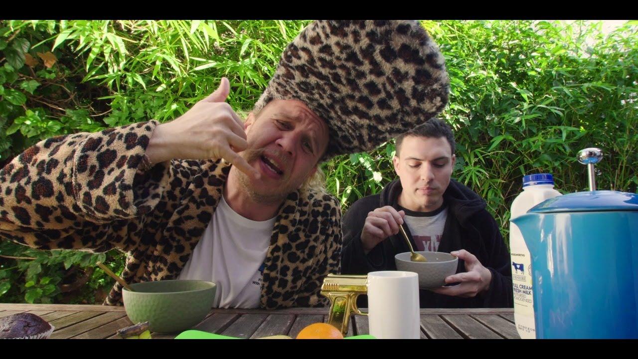 Kaalgat Karel Trailer