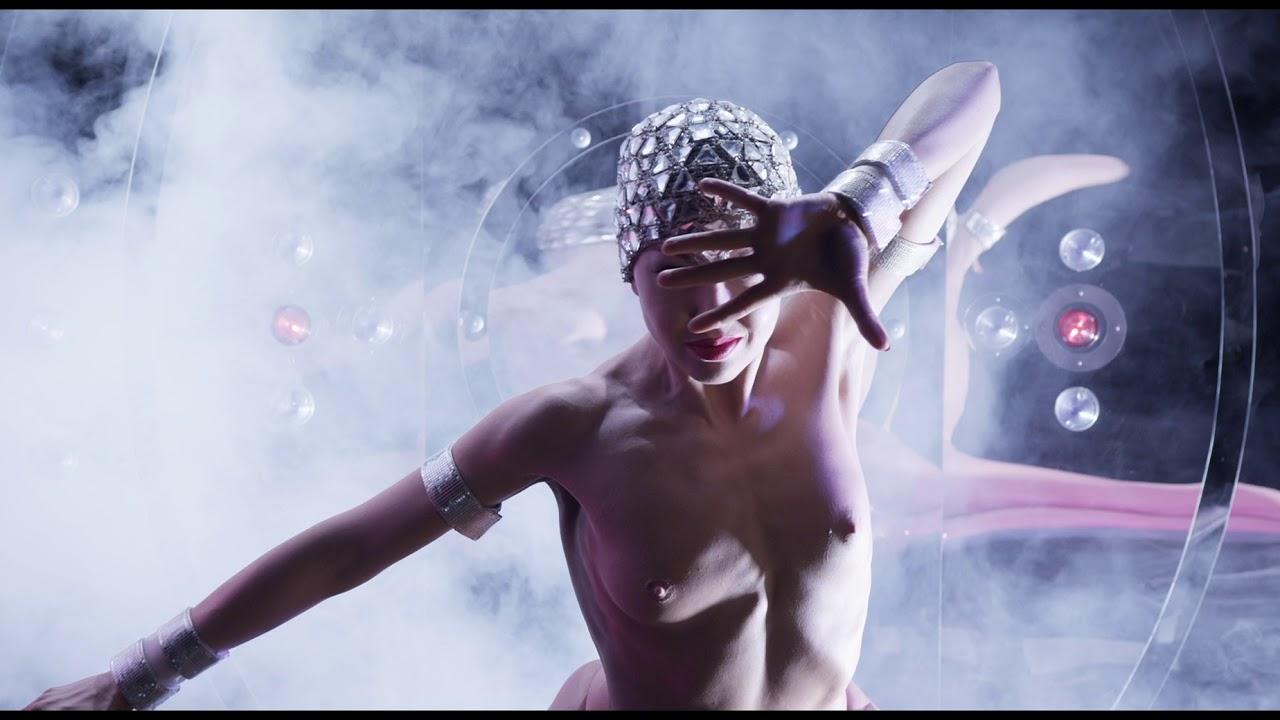 Feu: Crazy Horse Paris Trailer