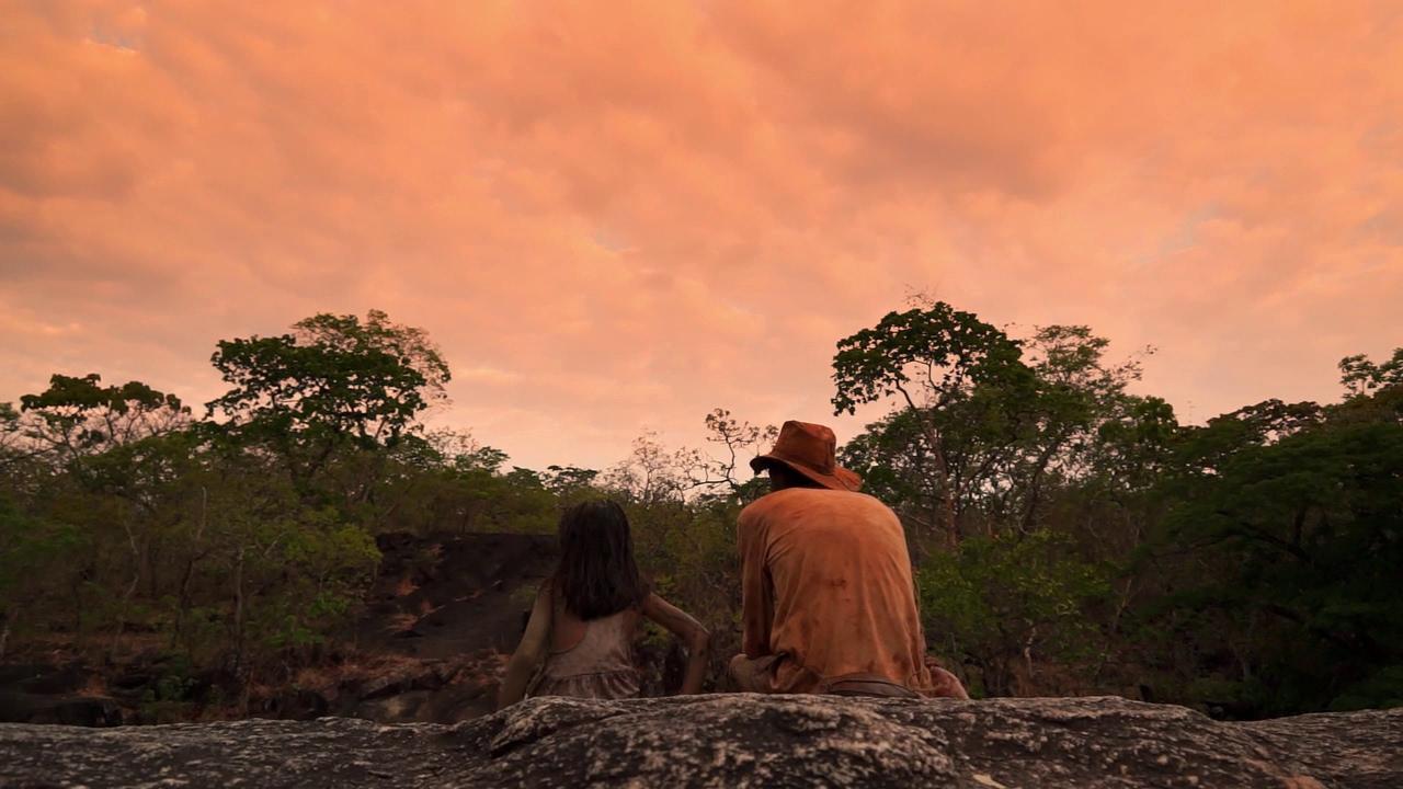 Terra e Luz Trailer