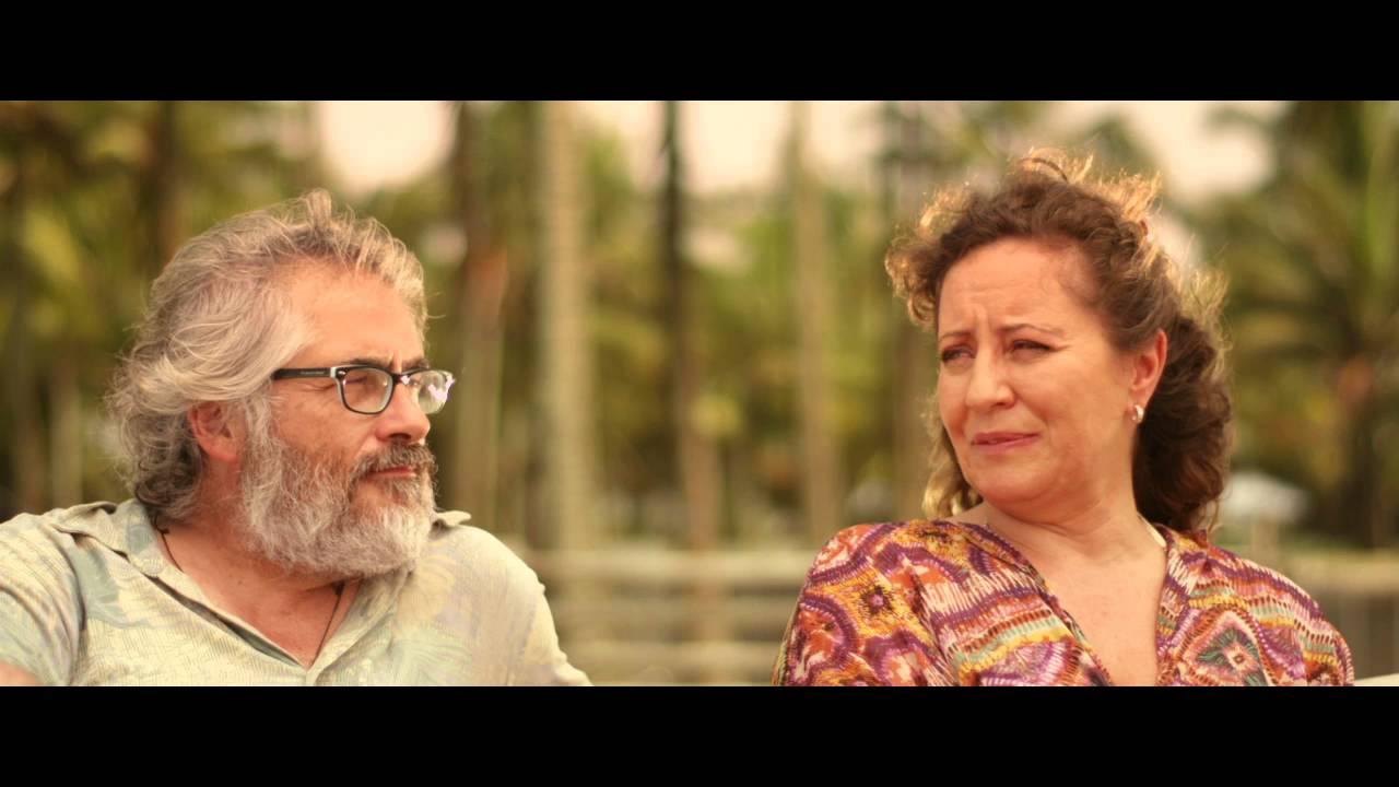 Tan distintos Trailer
