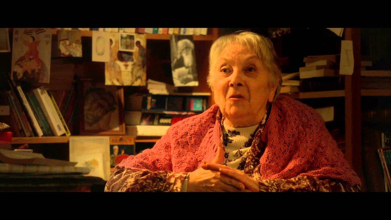 Lulu in the Nude Trailer