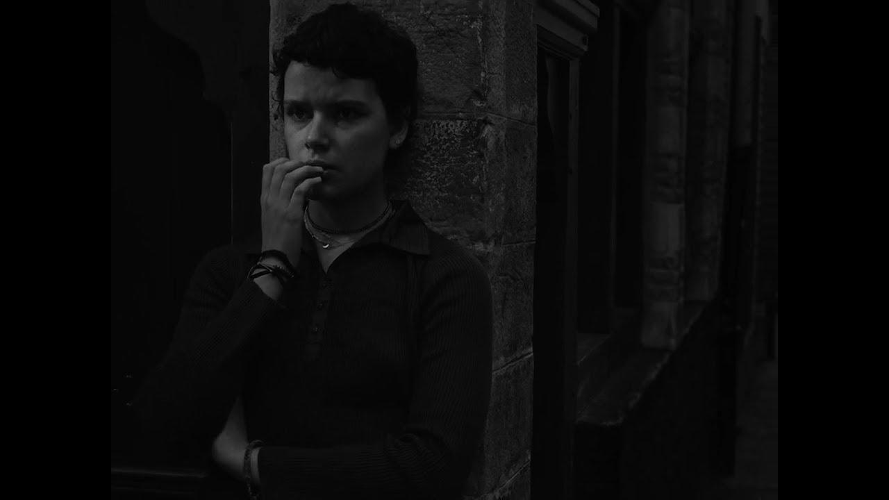 En amoureuses Trailer