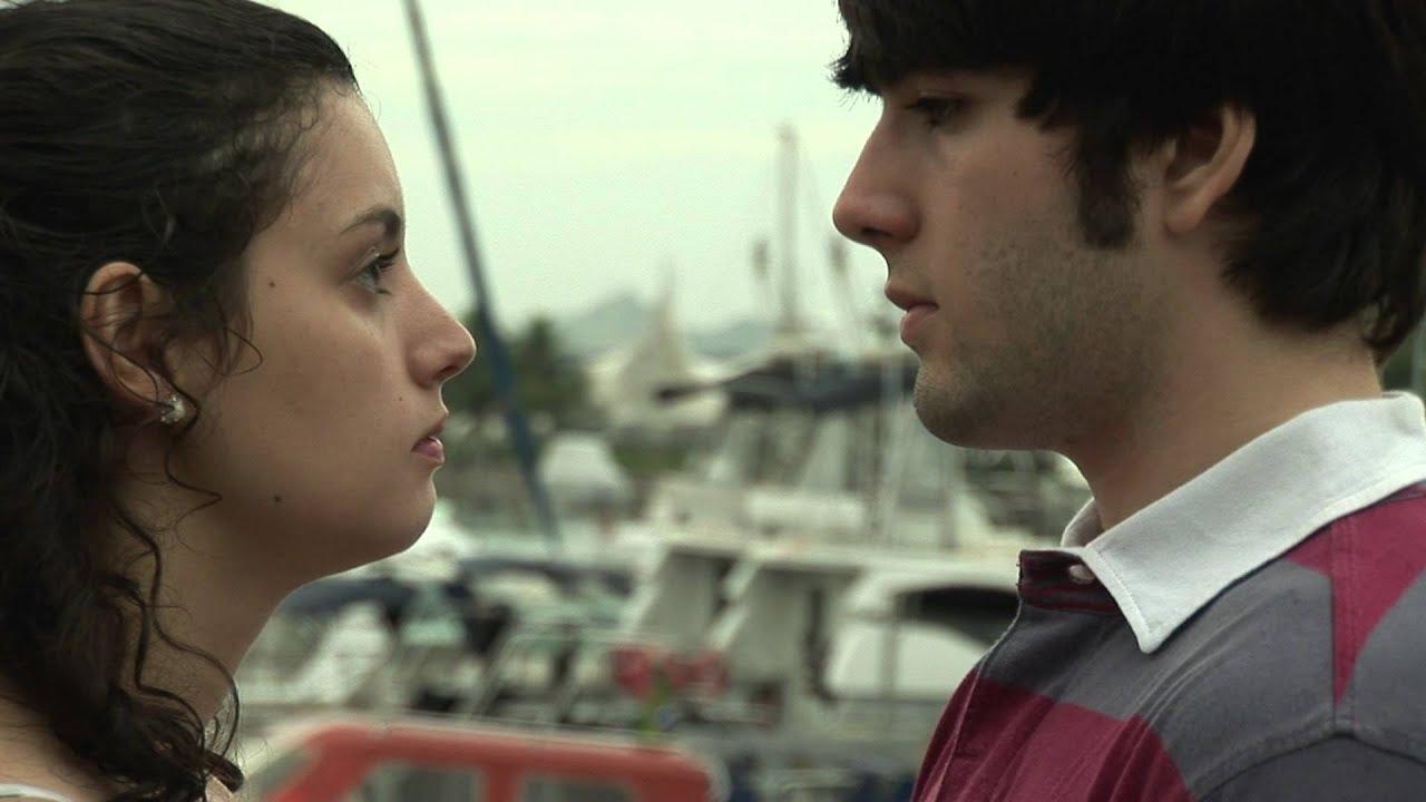A Chuva Que Cai Sobre Mim Trailer