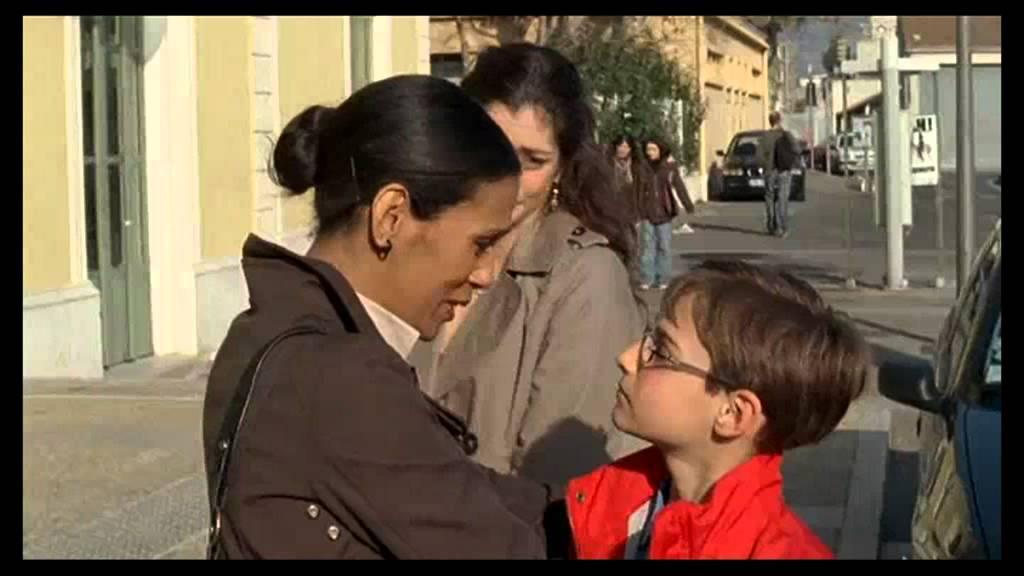 Un petit mensonge Trailer
