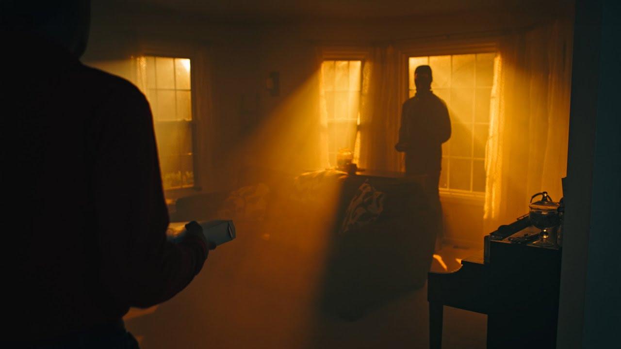 When the Pizza Delivery Guy Walks in on a Robbery Trailer