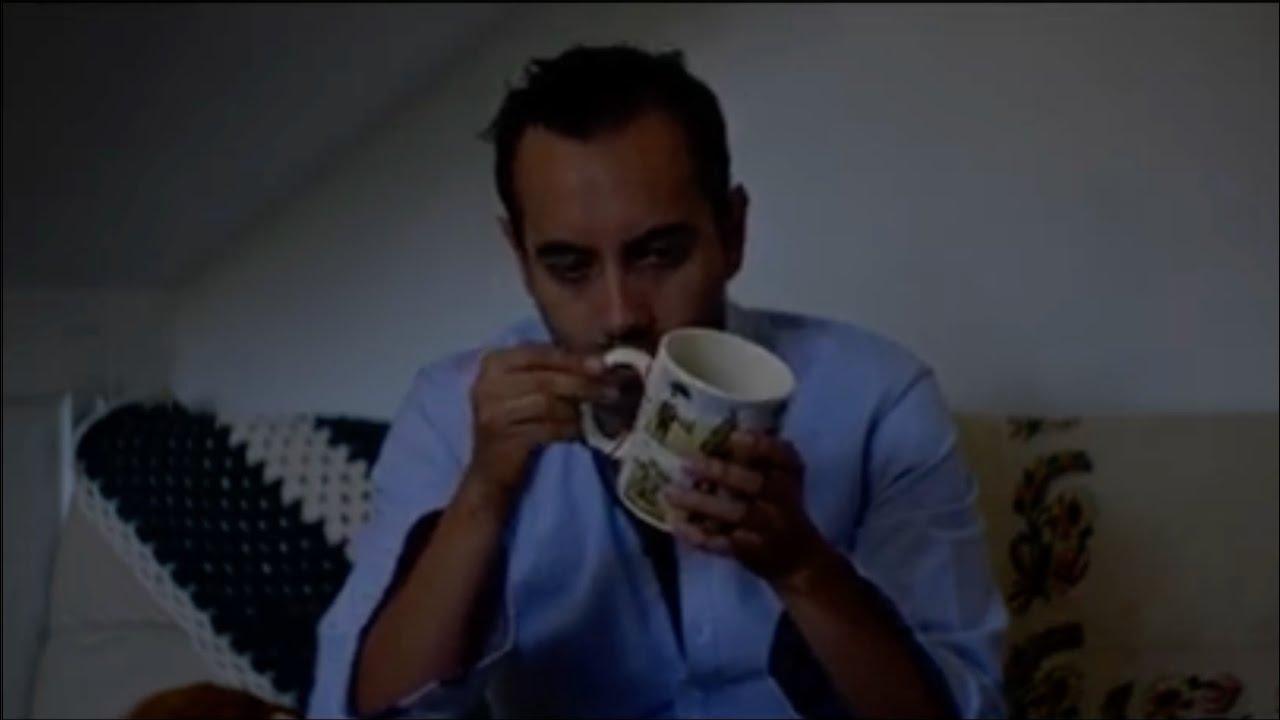 La taza rota Trailer