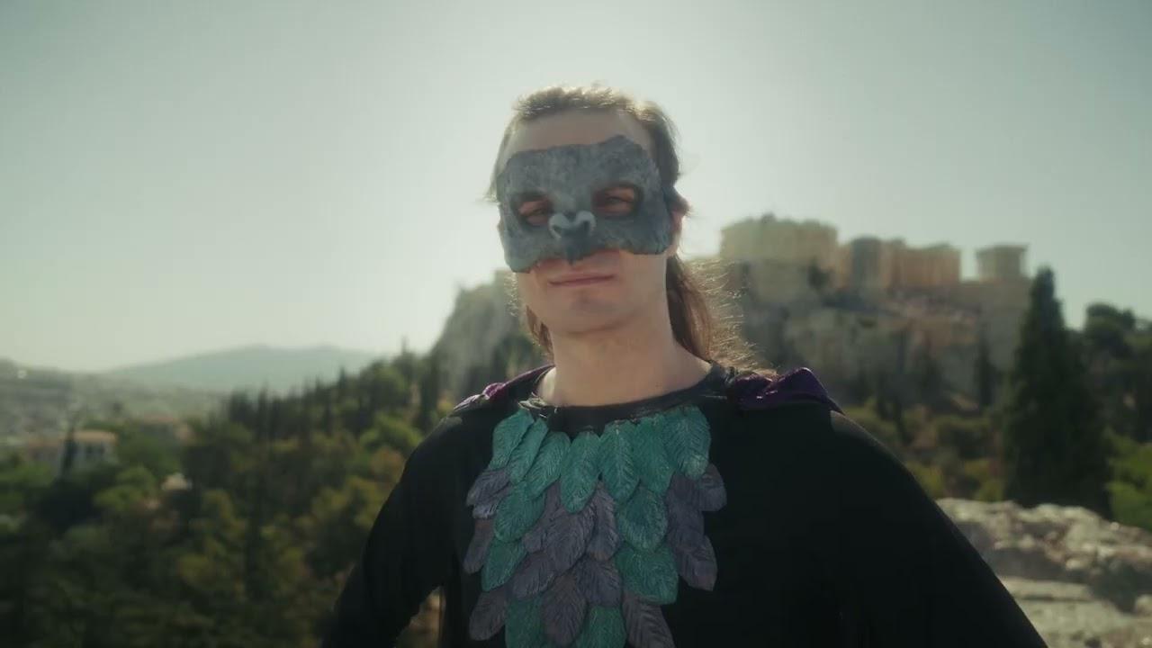 Aftoklitos Fterotos Trailer