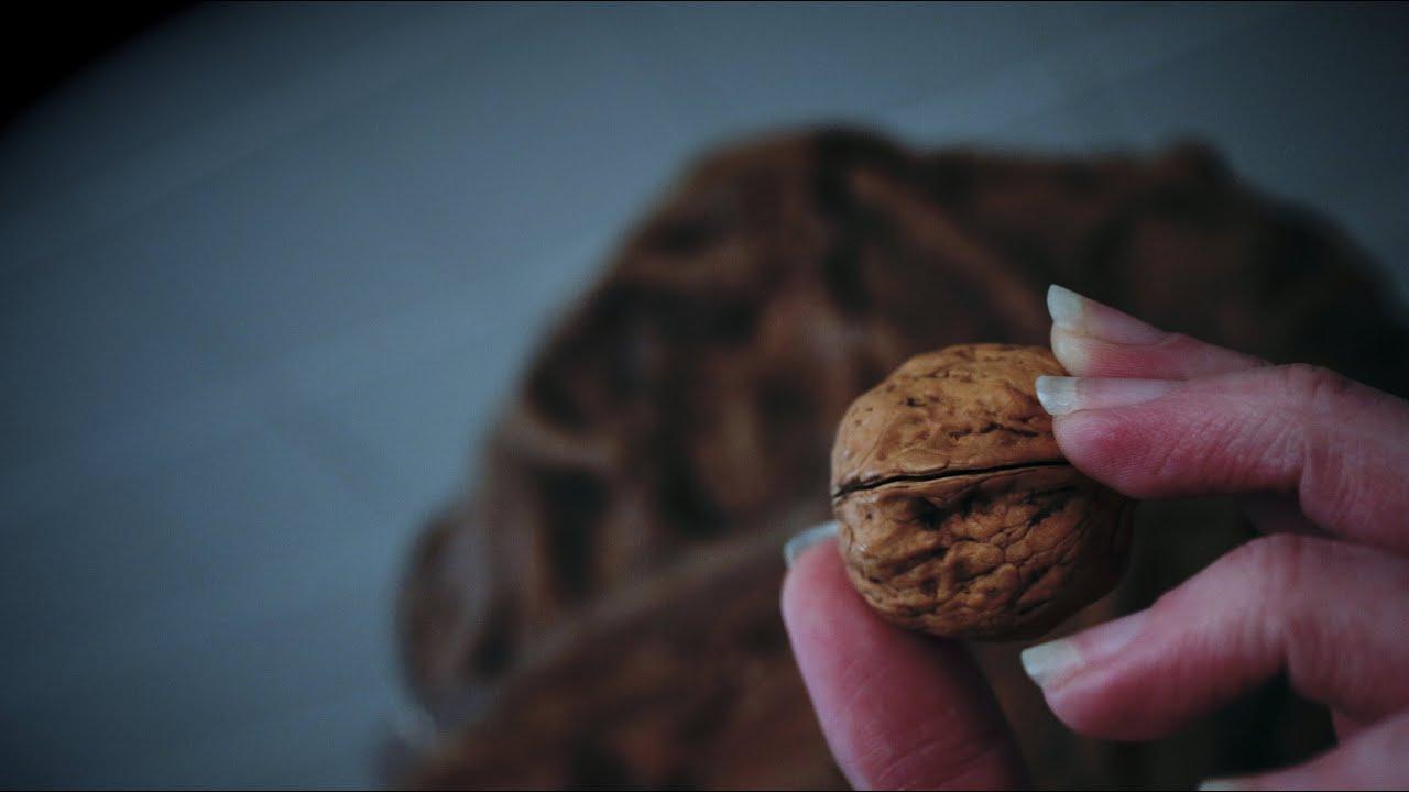 Walnut Men Trailer