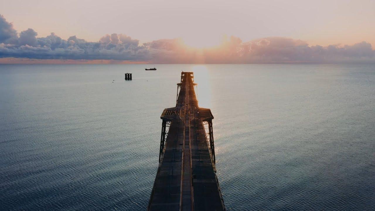 Grandad & the Pier Trailer