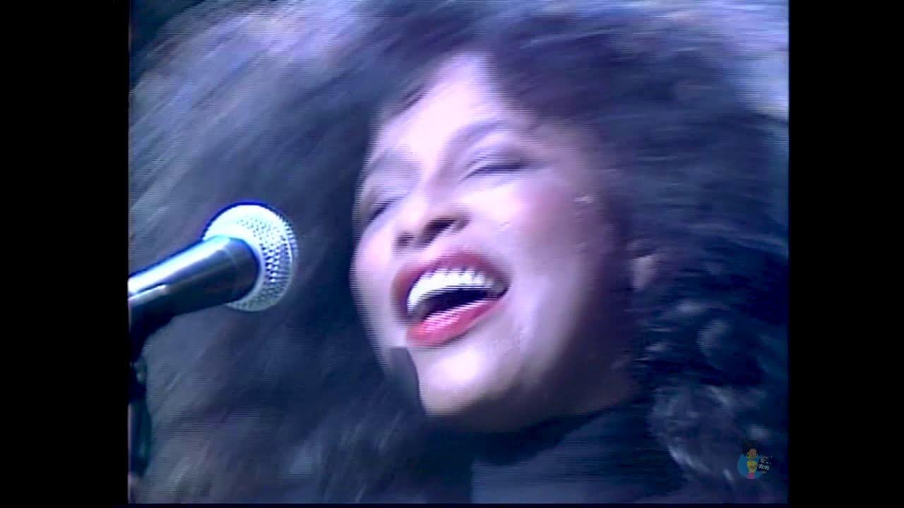 Chaka Khan: Live At Roxy Trailer
