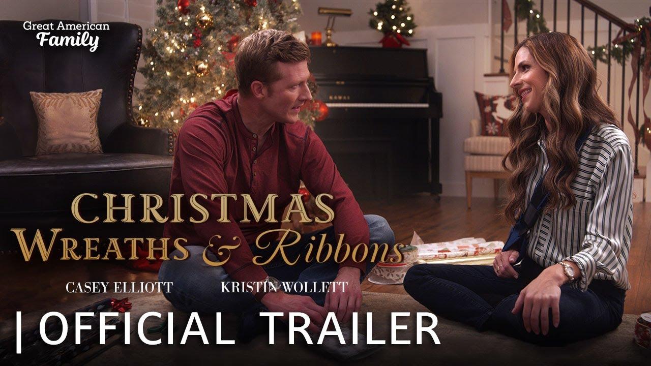 Christmas Wreaths and Ribbons Trailer