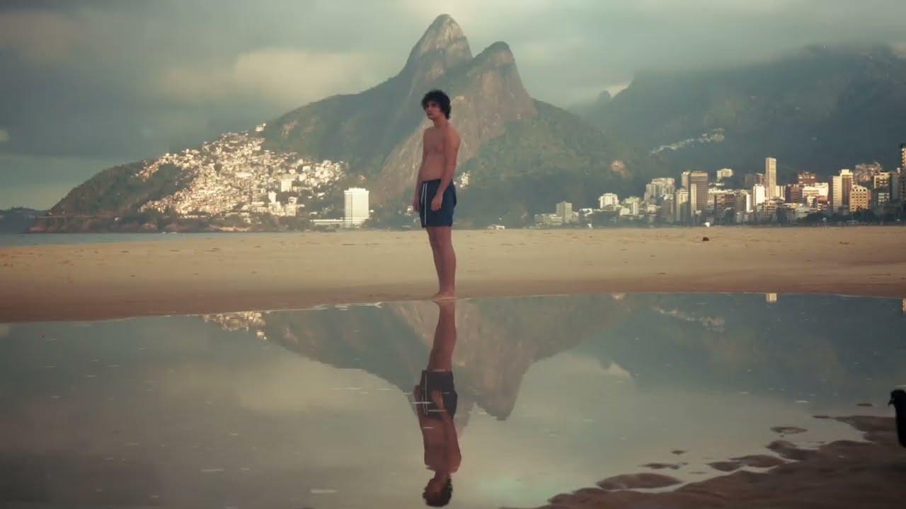 Aqui Comem Os Pombos Trailer