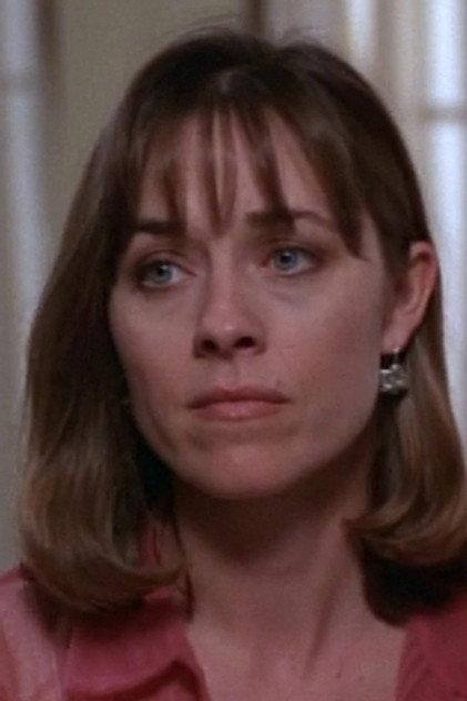 Leslie Ryan - Actor Profile Photo