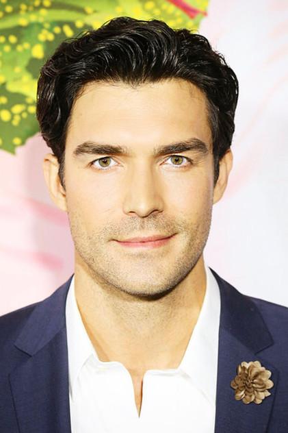 Peter Porte - Actor Profile Photo