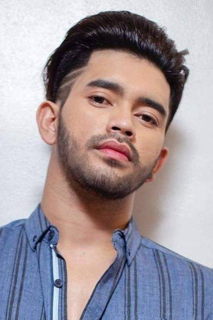 Alvaro Oteyza - Actor Profile Photo