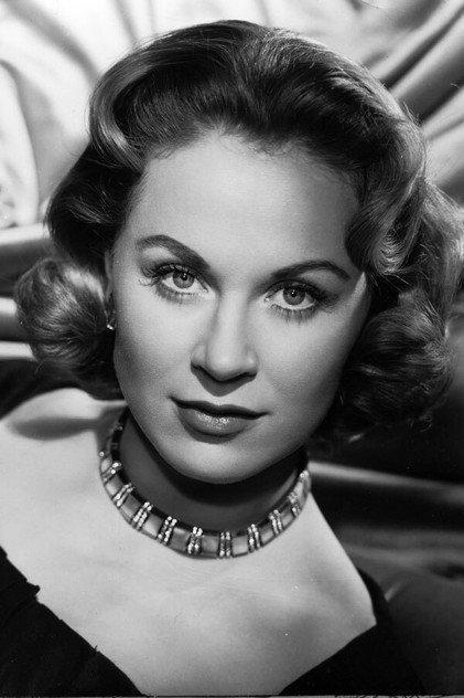 Julia Arnall - Actor Profile Photo