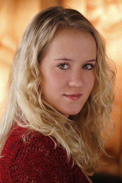 Aria Noelle Curzon - Actor Profile Photo