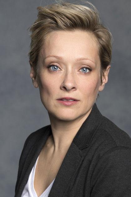 Meg Roe - Actor Profile Photo