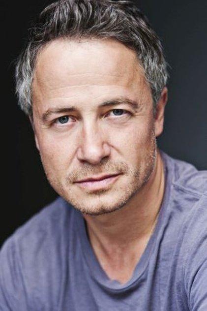 Oliver Milburn - Actor Profile Photo