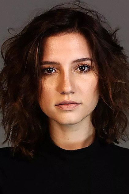 Lorena Comparato - Actor Profile Photo