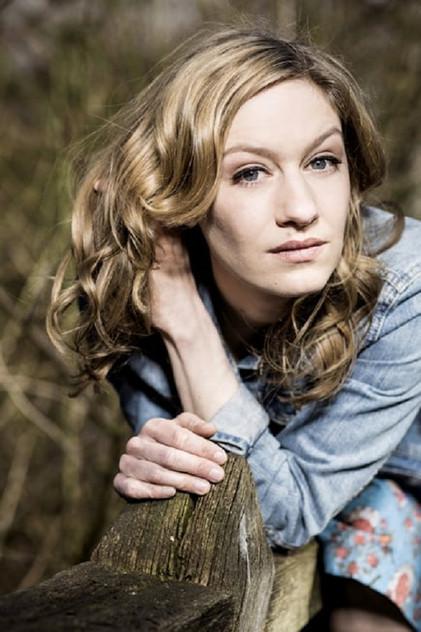Anna Blomeier - Actor Profile Photo