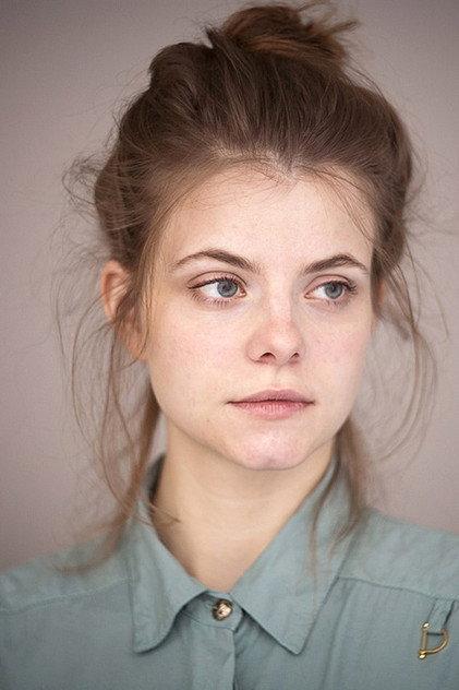 Juli Jakab - Actor Profile Photo