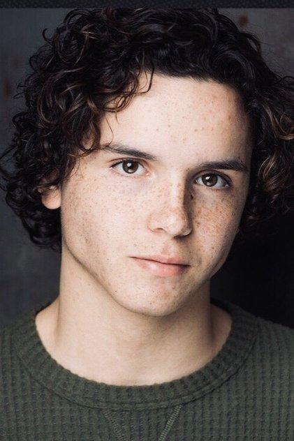 Noah Lomax - Actor Profile Photo