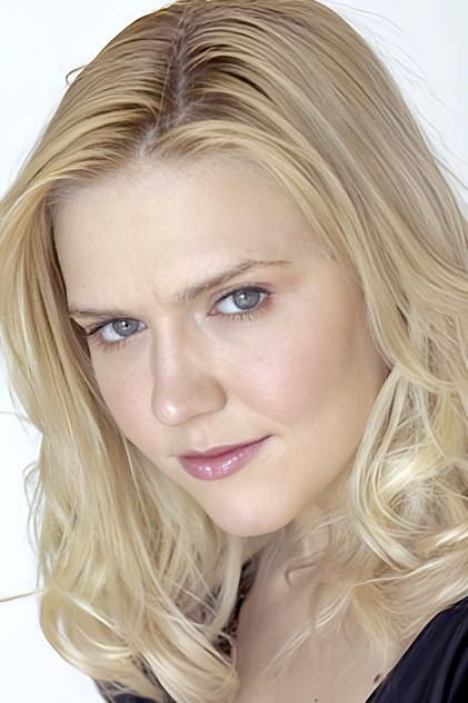 Dominique Swain - Actor Profile Photo