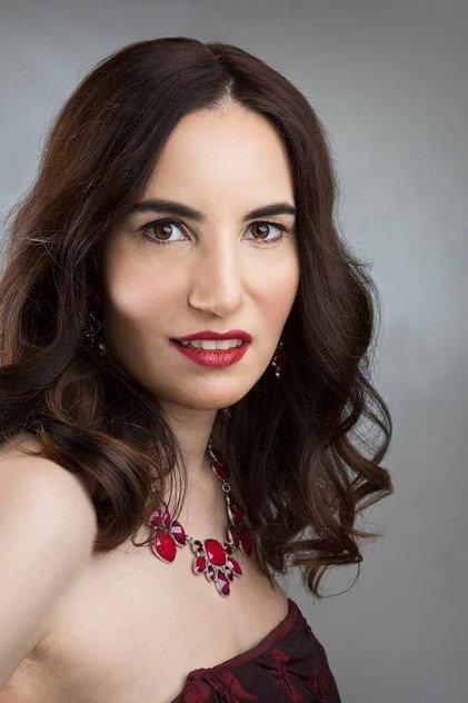 Vida Ghaffari - Actor Profile Photo