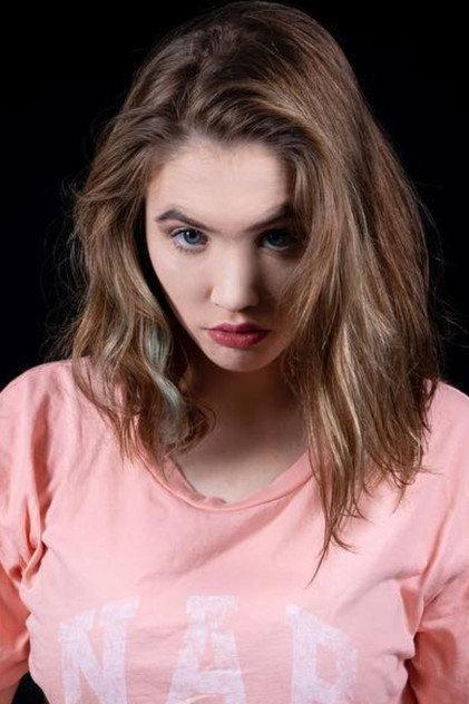 Anna Clary - Actor Profile Photo