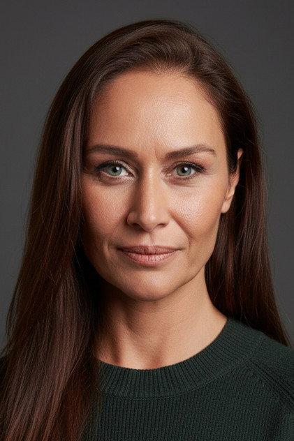 Neslihan Acar - Actor Profile Photo