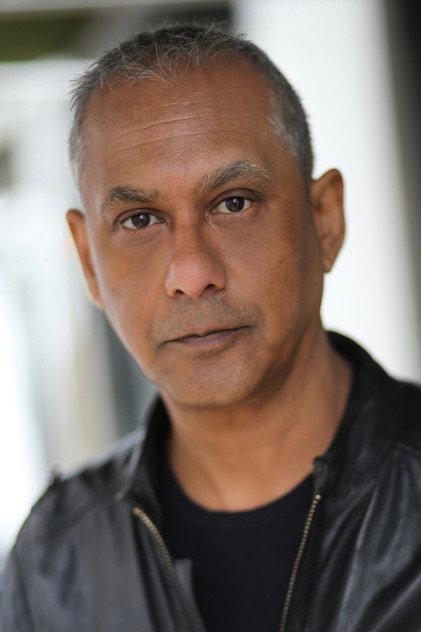 Gordon Warnecke - Actor Profile Photo