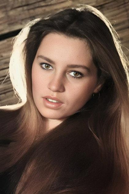 Isabella Savona - Actor Profile Photo