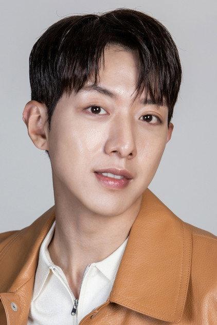 Lee Jung-shin - Actor Profile Photo