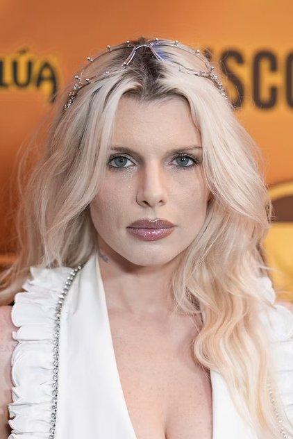 Julia Fox - Actor Profile Photo