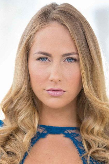 Carter Cruise - Actor Profile Photo