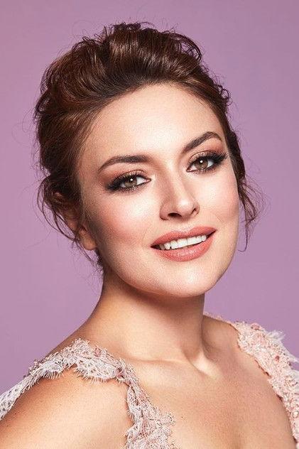 Ezgi Mola - Actor Profile Photo