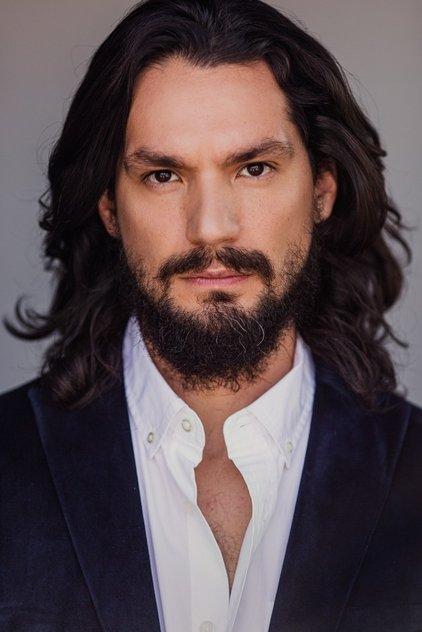 Victor Andres Trelles Turgeon - Actor Profile Photo