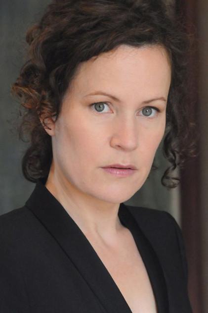 Caroline Piette - Actor Profile Photo