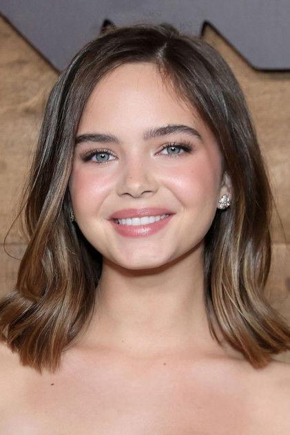 Ryan Kiera Armstrong - Actor Profile Photo